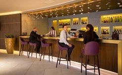کافه باشگاه هتل هلیتون ارمنستان