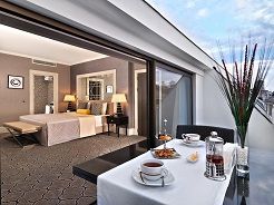 اتاق و تراس هتل مرکور استانبول بومونتی