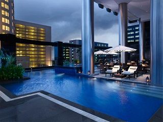 استخر هتل سوفیتل بمبئی