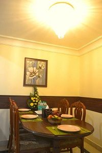 رستوران هتل آپارتمان امرالد بمبئی