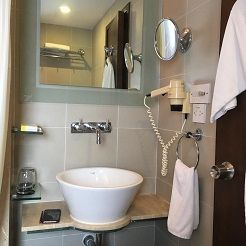 حمام هتل شالیمار کیمپس کورنر بمبئی