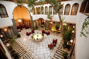 لابی و حیاط هتل بیت زعفران سوریه دمشق