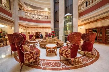 لابی هتل پریمیر پالاس کیف اوکراین