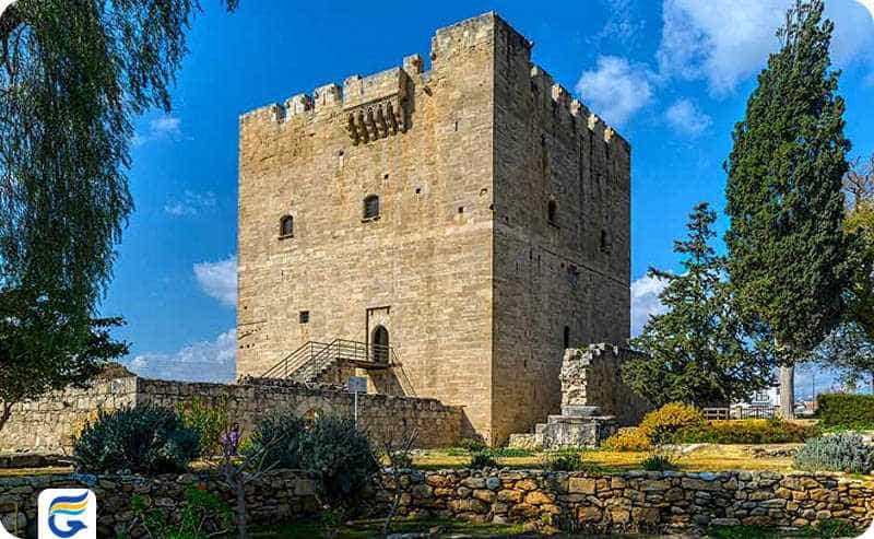 Cloister Castle قلعه کلوسی