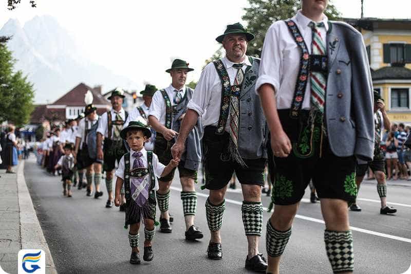 Lederhosen شلوارک سنتی چرمی