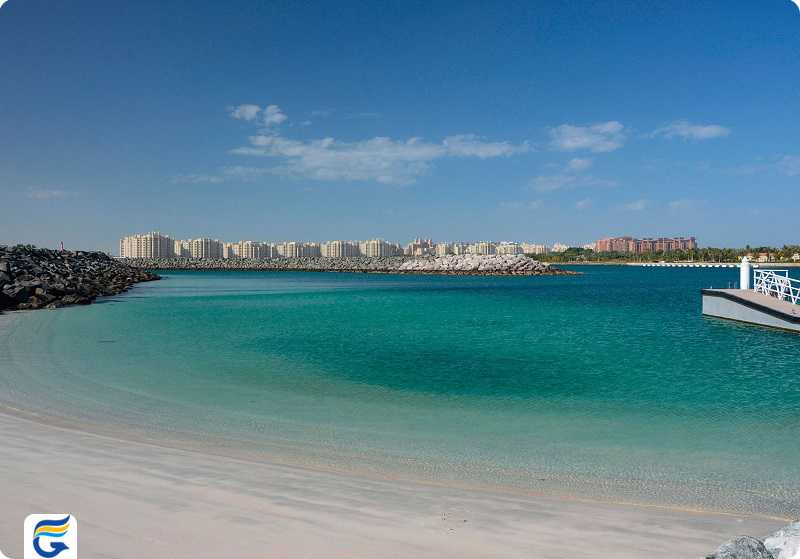 ساحل با شن سفید در دبی
