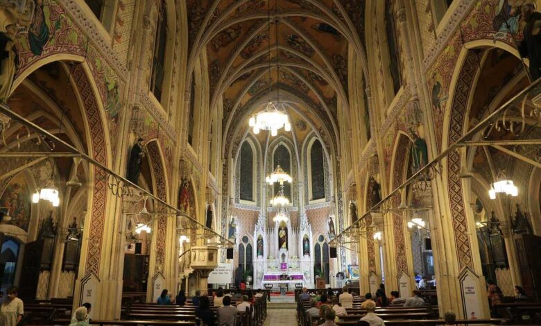 کلیسای جامع نام مقدس بمبئی هند