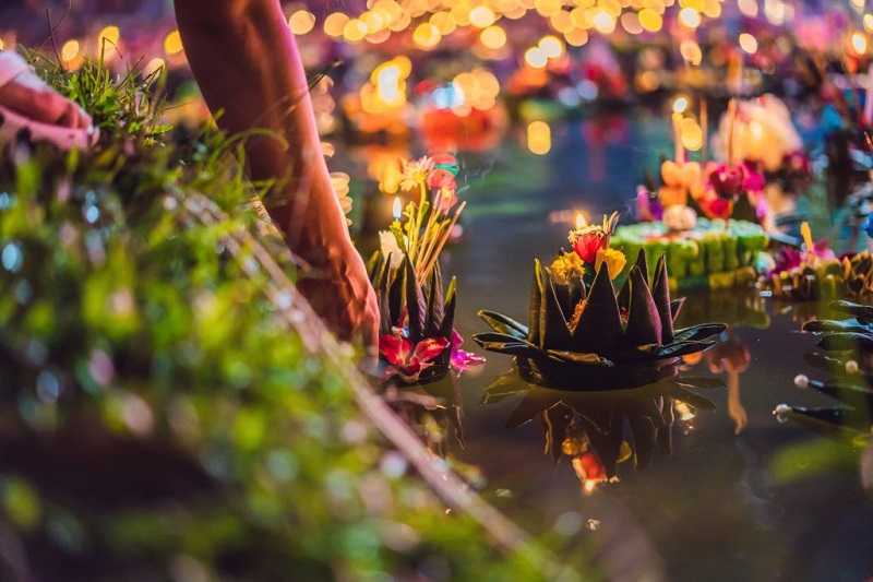 فستیوال لوی کراتونگ Loy Krathong