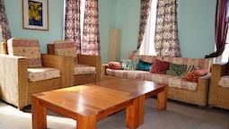 JR's House - Hostel