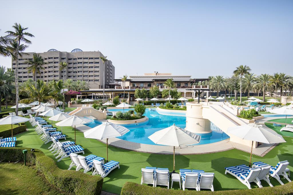 هتل اینترکونتینتال مسقط intercontinental muscat hotel - لیست بهترین هتل های رو به دریا در مسقط عمان